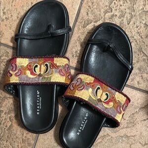 Kenneth Cole Reaction Black Sandals with Multicolor Embroidery